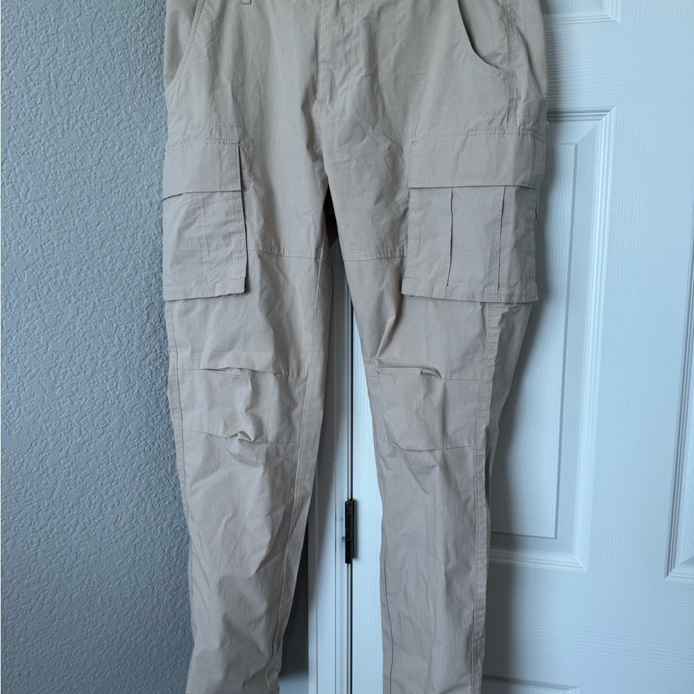 Tan Straight Leg Cargo Pants for Outdoor Adventures 36x32